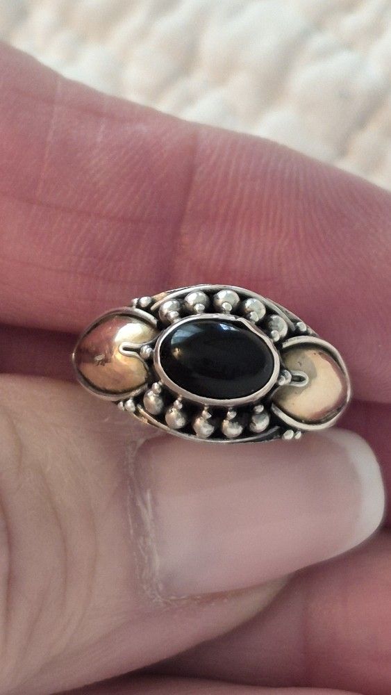 Vtg.Sterling Silver ONYX & GOLD ACCENTS RING- SZ7