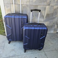 Set Of Suitcases 