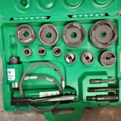 Greenlee 7310SB 11-Ton Hydraulic Knockout Punch Kit with Hand Pump and Slug-Buster, 1/2" - 4"
