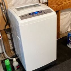 Compact 1.6cf Washing Machine by Magic Chef  
