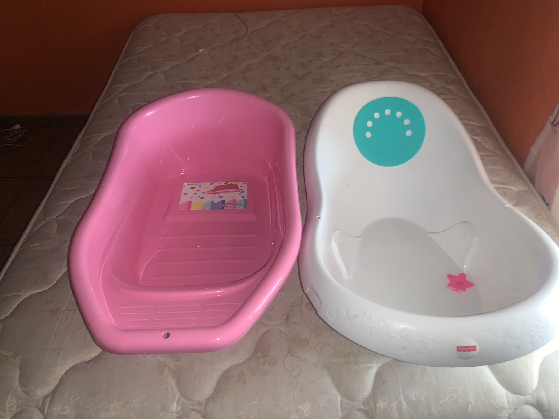 FREE FREE FREE BABY tubs