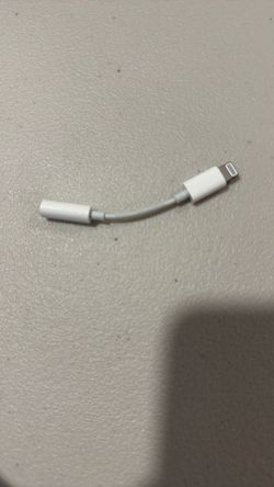 Apple Lightning To 3.5mm Headphone
