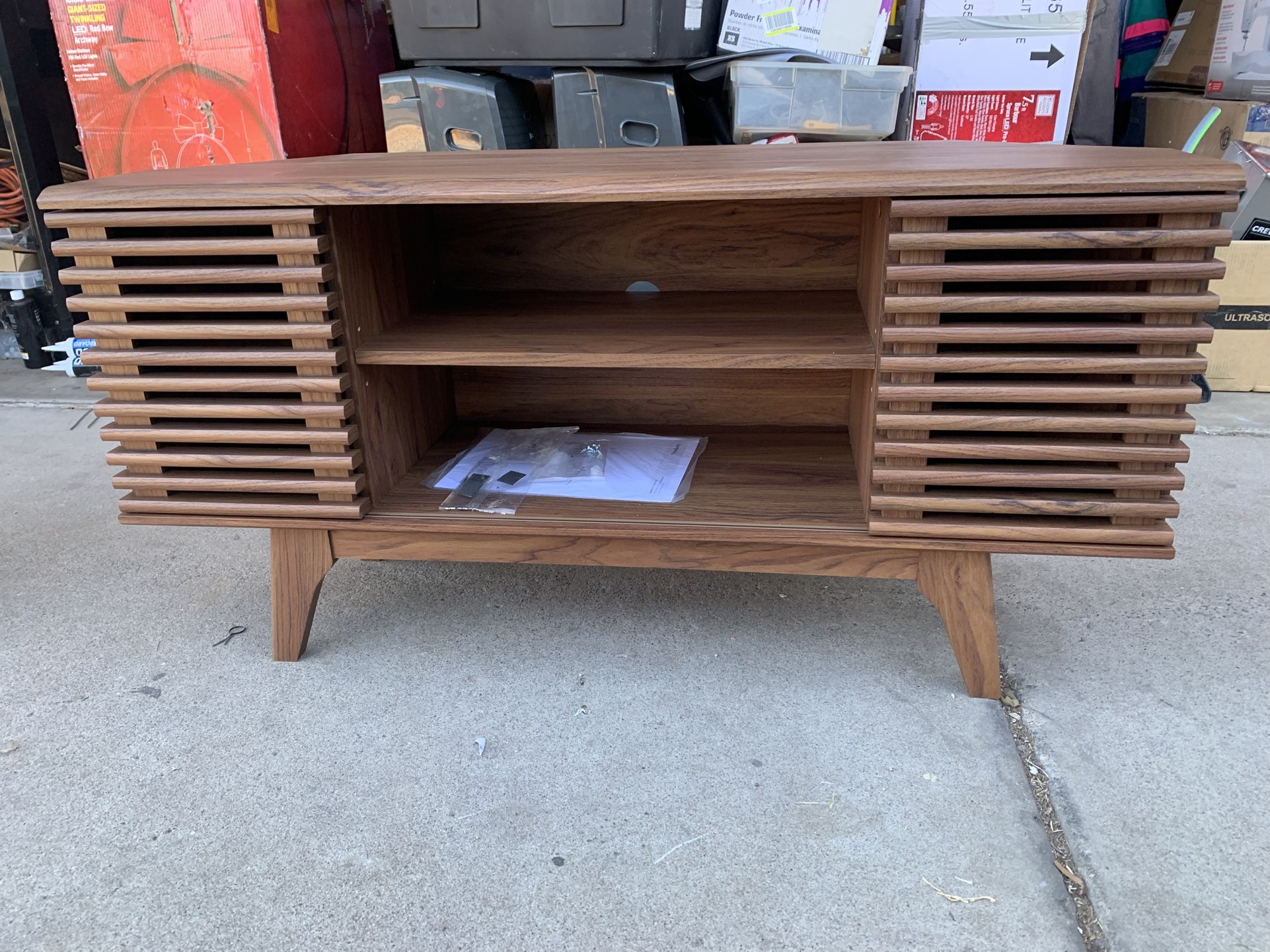 Modway Render Mid-Century Modern Low Profile Corner Media TV Stand in Wal, 15 x 46 x 23