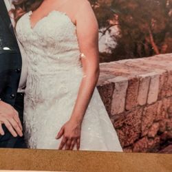 Wedding Dress. Strapless. Size 10-12, 5'1