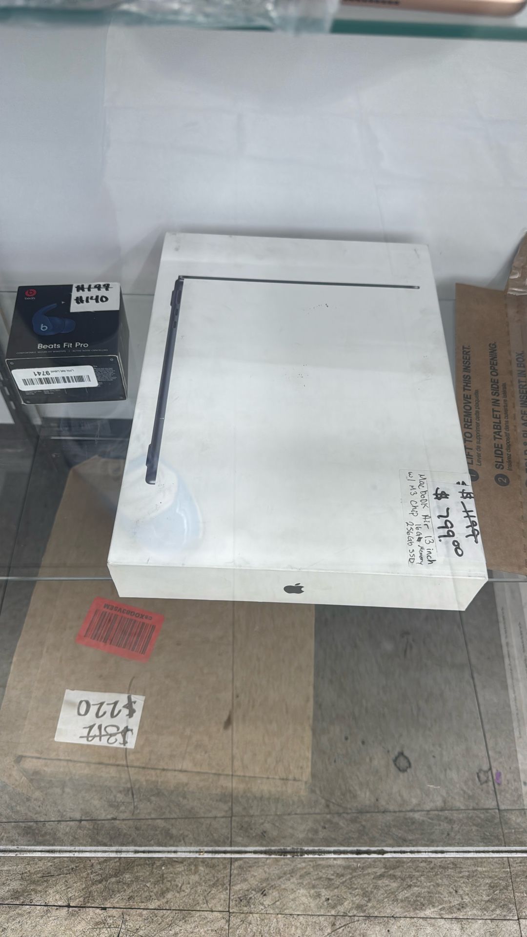 MacBook Air M3 Chip 256 SSD