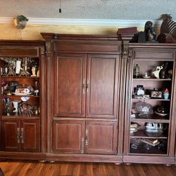 Large Entertainment  Center / Showcase