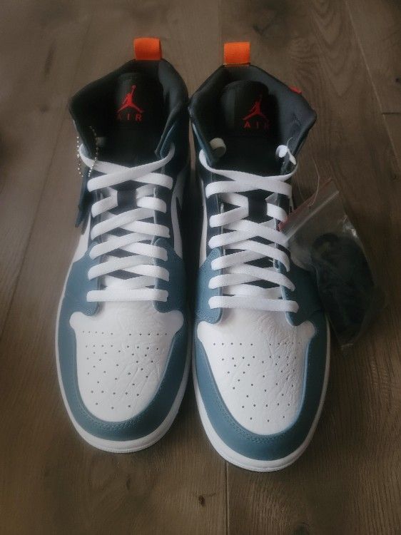 Jordan 1 Mid