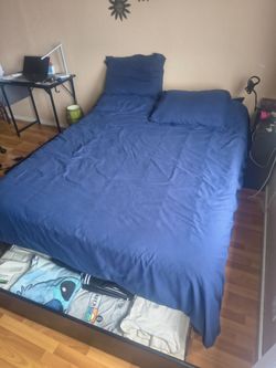 Queen mattres and frame for sale