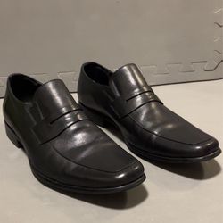 Steve Madden leather loafers (mens size 9)