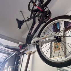 Hello Kitty Kids Bike In Great Working 
