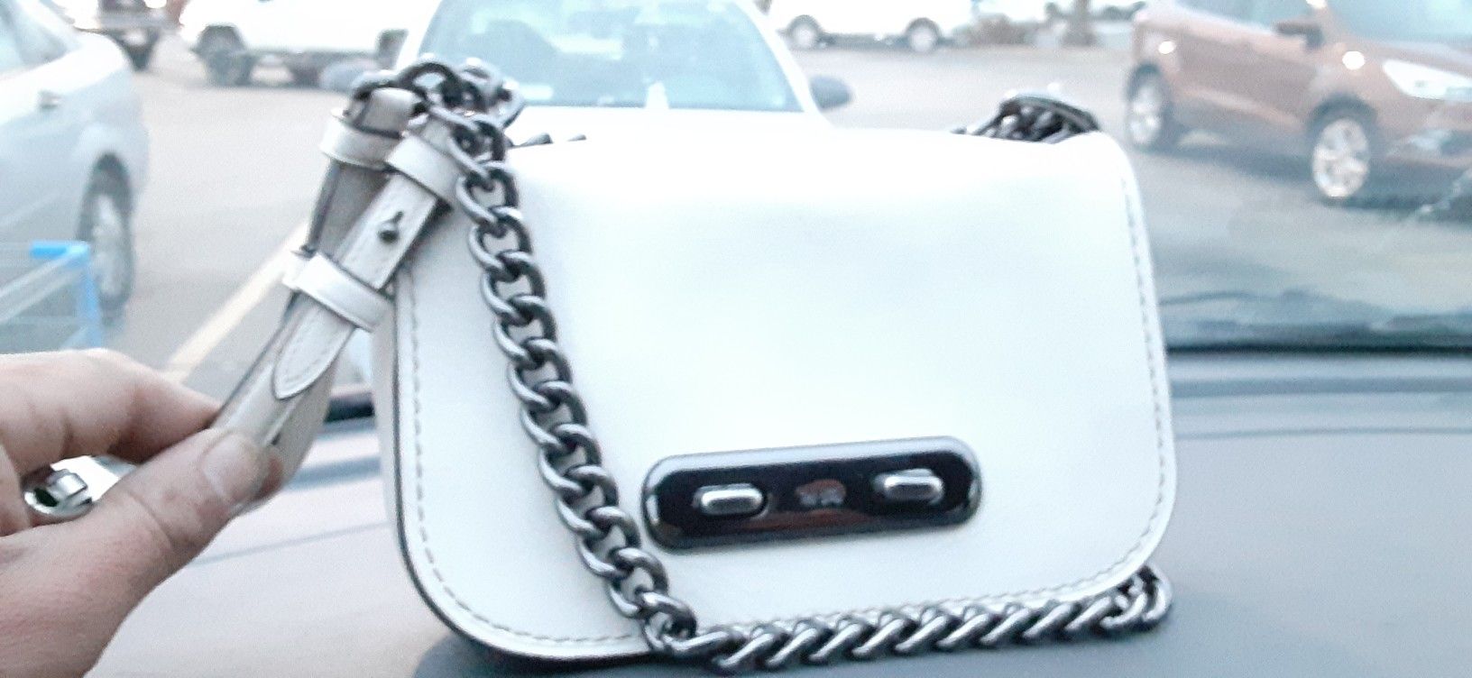 Coach handbag 20in Swagger in great condition