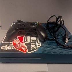 XBOX ONE S  With Controller & Power Cord