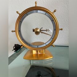 Vintage Jefferson, Golden Helm Electric Mystery Clock