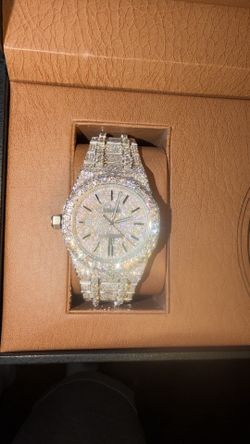 Iced Out Bustdown Watch – Fully Flooded (Moissanite/Lab)