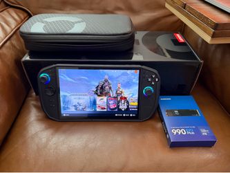 Lenovo Legion Go 2 8.8” 144Hz 2K OLED Gaming Handheld AMD Ryzen Z2 Extreme 32GB Ram - 4TB SSD SteamOS