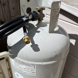 Full 100Lb 100 Pound Propane Tank With New Valves For All Hookups!!