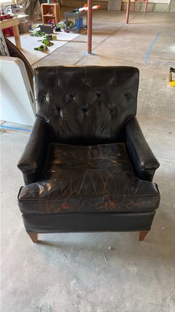 Black Leather Tufted Club Chair