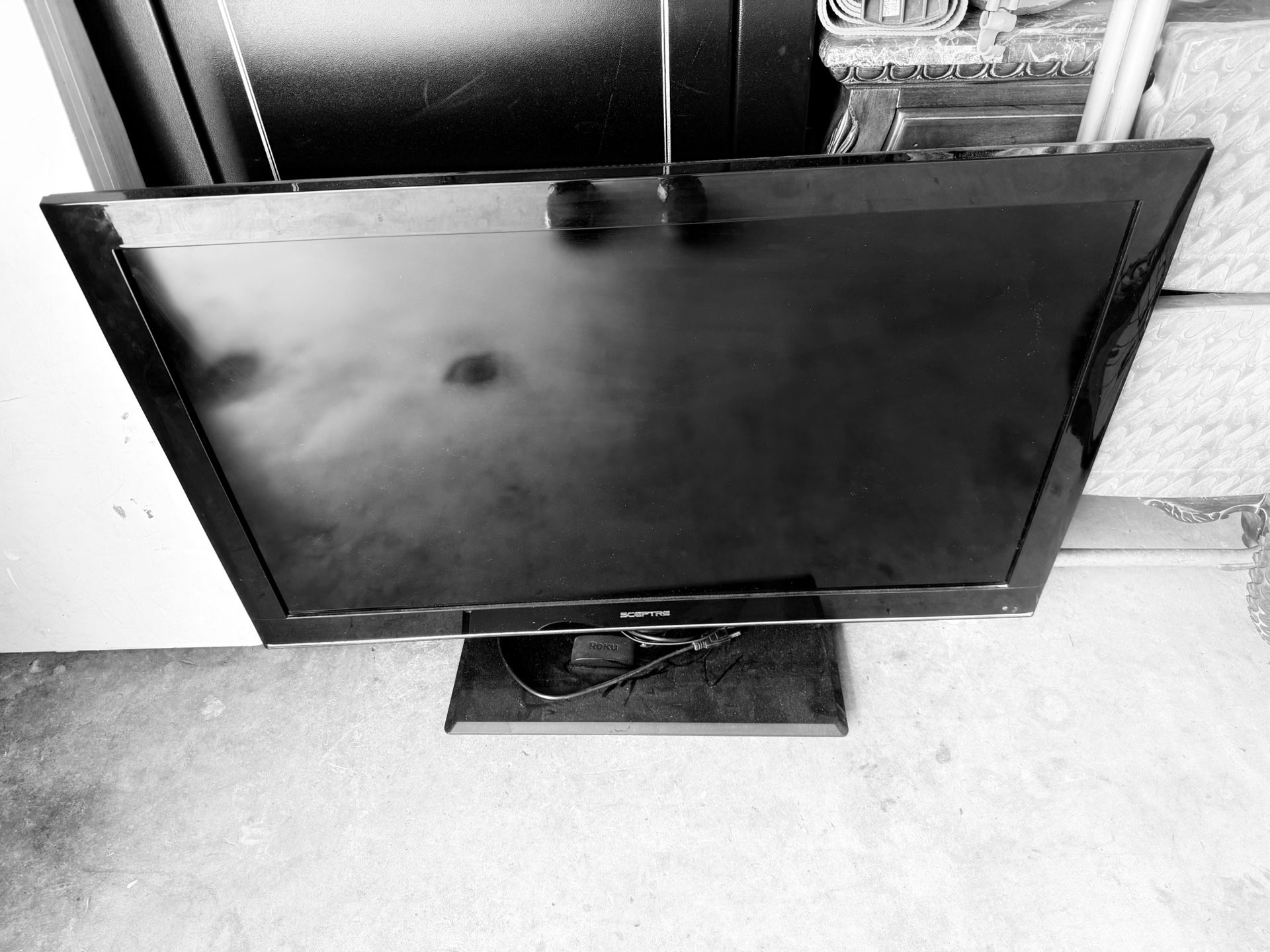 50 Inch Sceptre TV With Roku