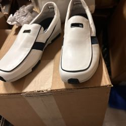 Guess Men Shoes Size 8.5 NEW