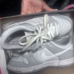 Nike dunks 6.5 grade school