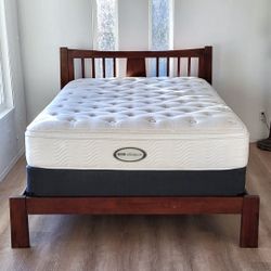 Very Nice Queen Simmons Beautyrest Mattress, Boxspring and Platform Bed Frame 