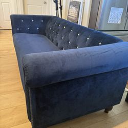 Couch Blue Suede 