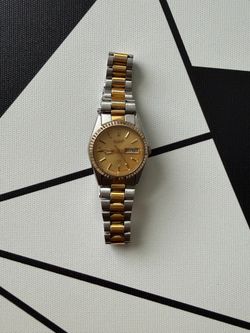 UNTESTED Ladies SEIKO WATCH 28-30mm
