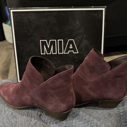 Purple Me Too 6.5 Booties