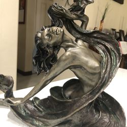 Status Metal Lady Decorations