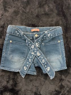 Girl short size 12