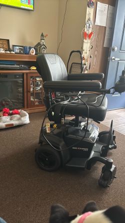Electric wheelchair