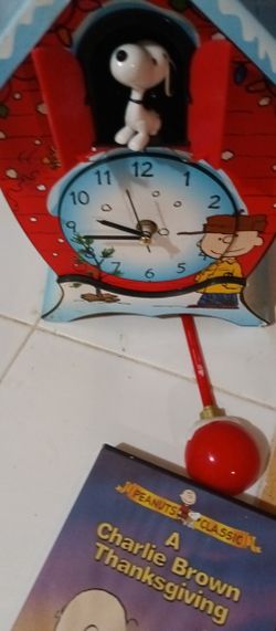 Vintage Snoopy and Charlie Brown Coco Clock
