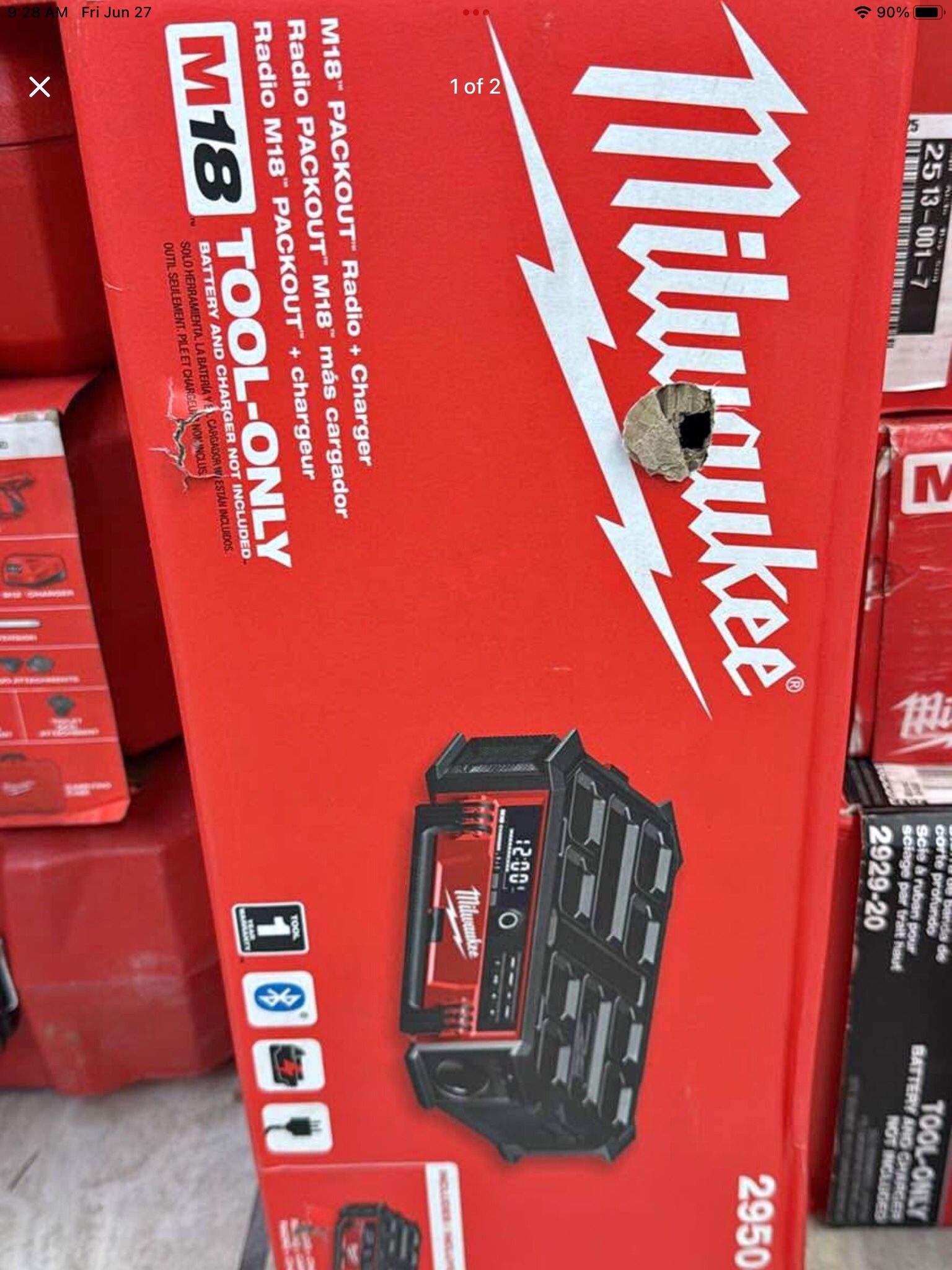 Milwaukee Pack out Radio And Charger