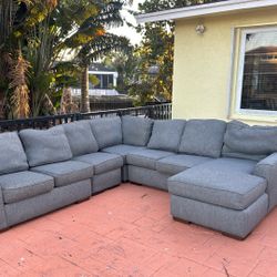 Free Sectional