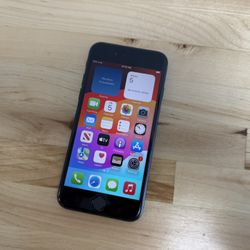 Apple iPhone SE 3rd Gen (2022) / Unlocked