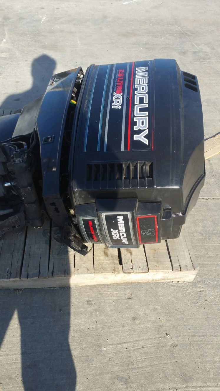 Outboard mercury 2.5 fuel injection motor