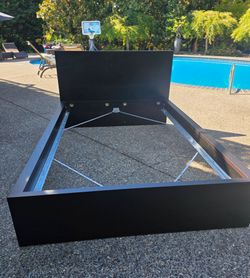 Platform bed