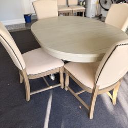 Great Condition!! Dining table with 6 Chairs-Beige