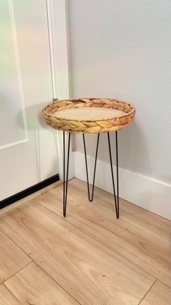 Cute lil boho plant stand - read description