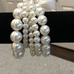 Multiple Strand Pearl Bracelet (simulated pearls)