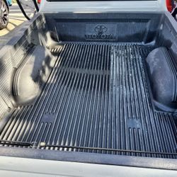Toyota Tacoma Bed Liner 