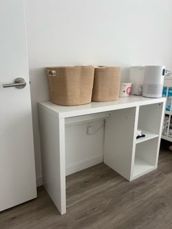 IKEA Desk + FREE DESK CHAIR
