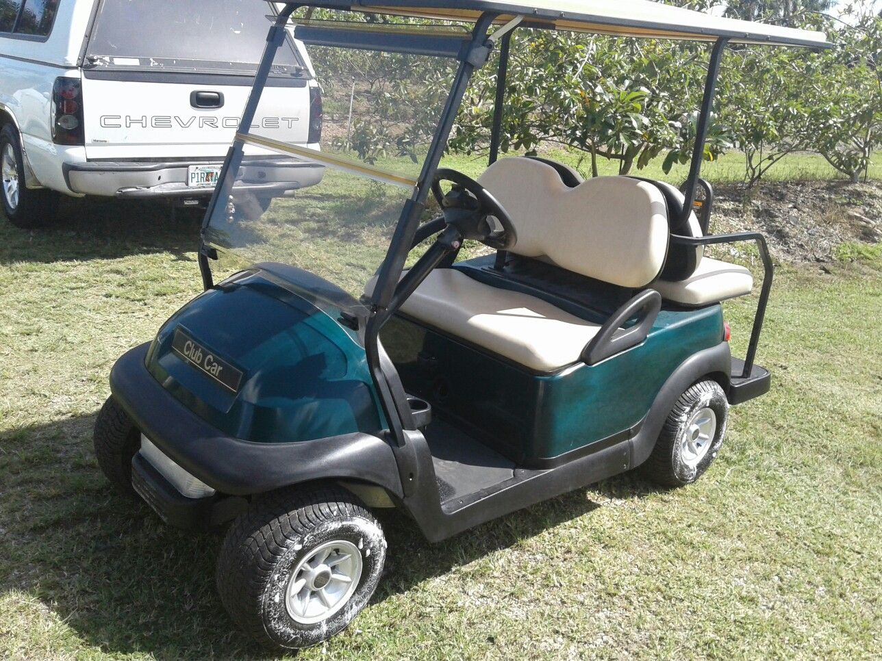 Club Car presidente 2008 48 volt batteries has high-speed motor lights comes with charger