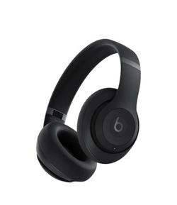 Excellent Beats Studio Pro headphones in black.