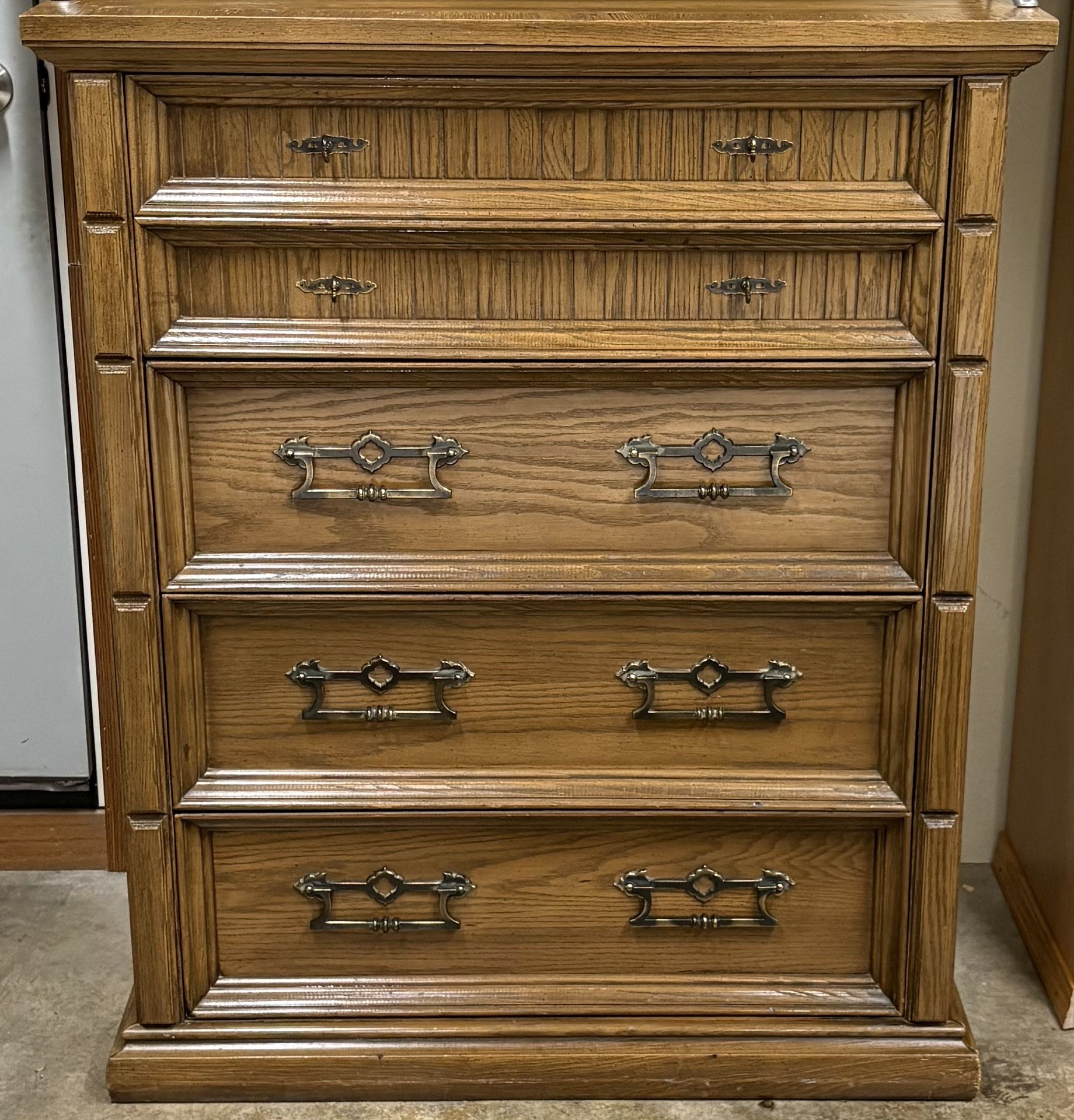 Solid Wood, Antique 4-Drawer Dresser *Delivery Available*