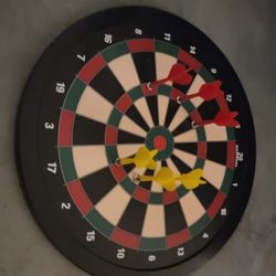 Magnetic Dartboard with 6 Darts – Great Family Game!