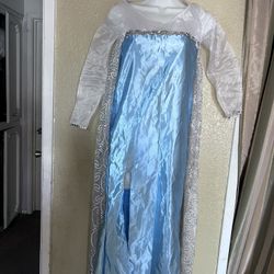Traje de Elsa para las 10 años a 12 años con una capa muy grande