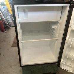 Frigidaire Mini Fridge Freezer  Excellent Condition $65