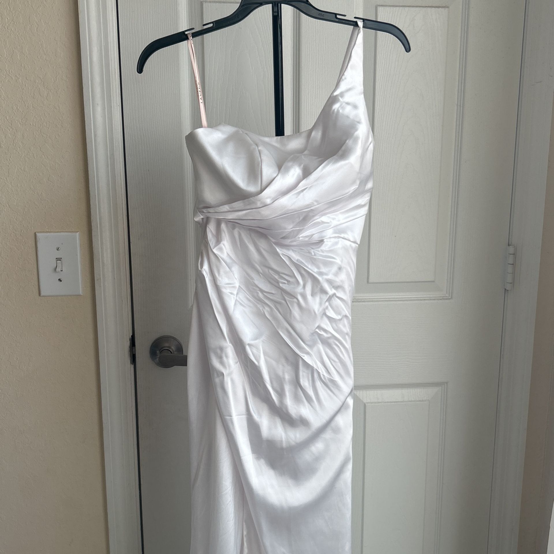 White Gown For Any Occasion 