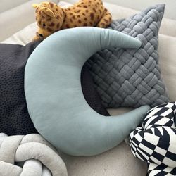 Snuggle Me Nursing Lounger